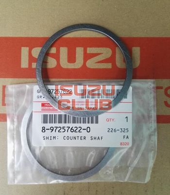 Фотография Шайба регулировочная промежуточного вала ISUZU КПП MZZ6/MYY6/MYY5/MXA5 =Isuzu Original= *8972576220*