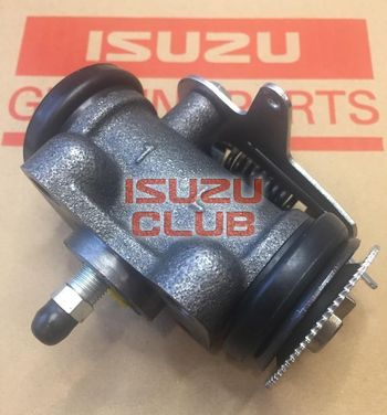 Фотография Цилиндр тормозной задний левый с прокачкой ISUZU NMR85 =Isuzu Original= *8973496910*