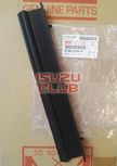 Уплотнитель капота (малый) FVR34 =Isuzu Original= *8981232650*