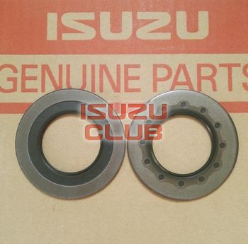 Фотография Шайба втулки передней рессоры с пыльником CYZ51/CYZ52/FVR34 =Isuzu Original= *1511690180*